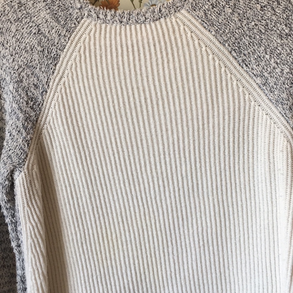 Sweater - Picture 5 of 6